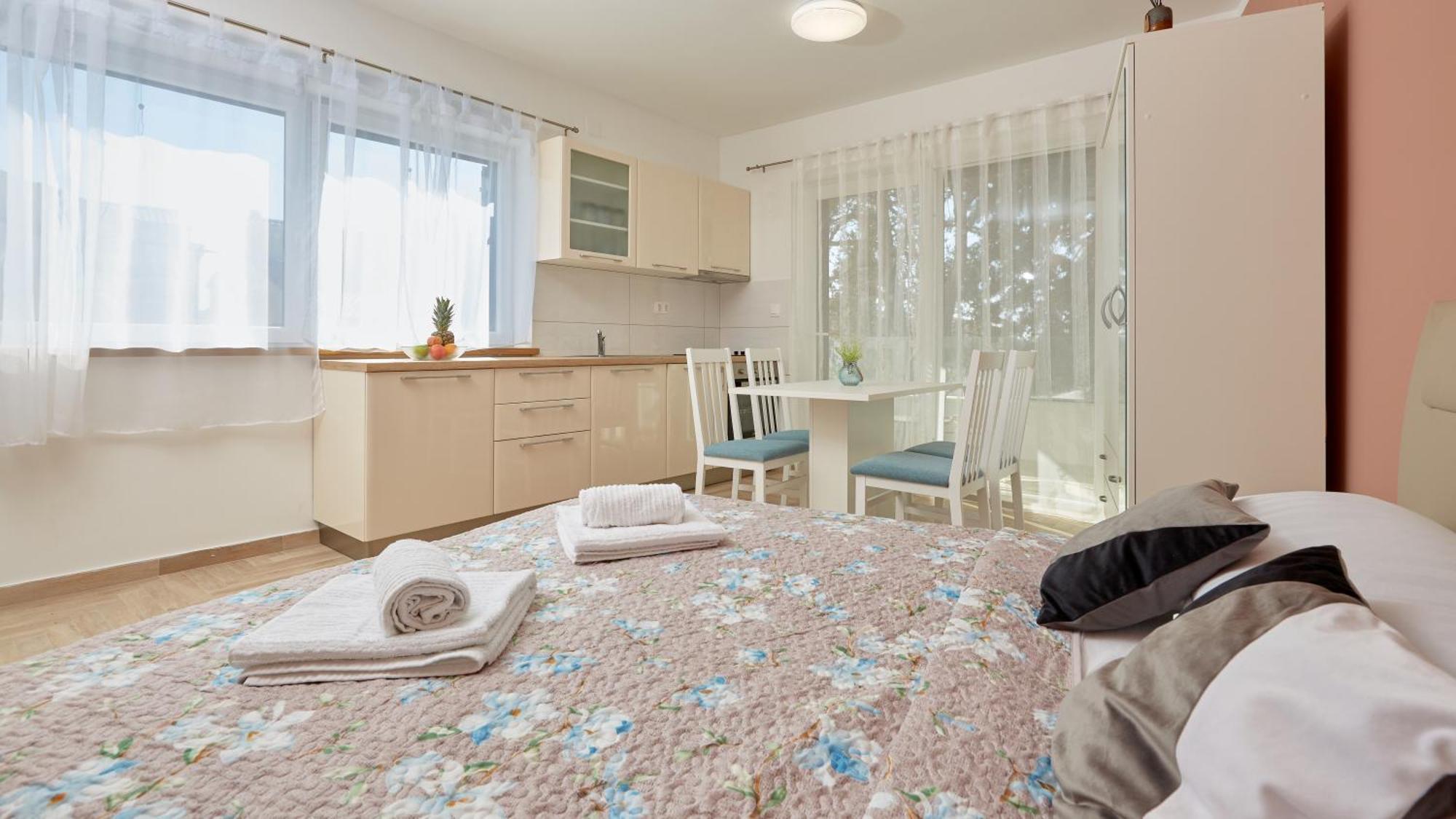 Apartments Nika 图兰杰 客房 照片